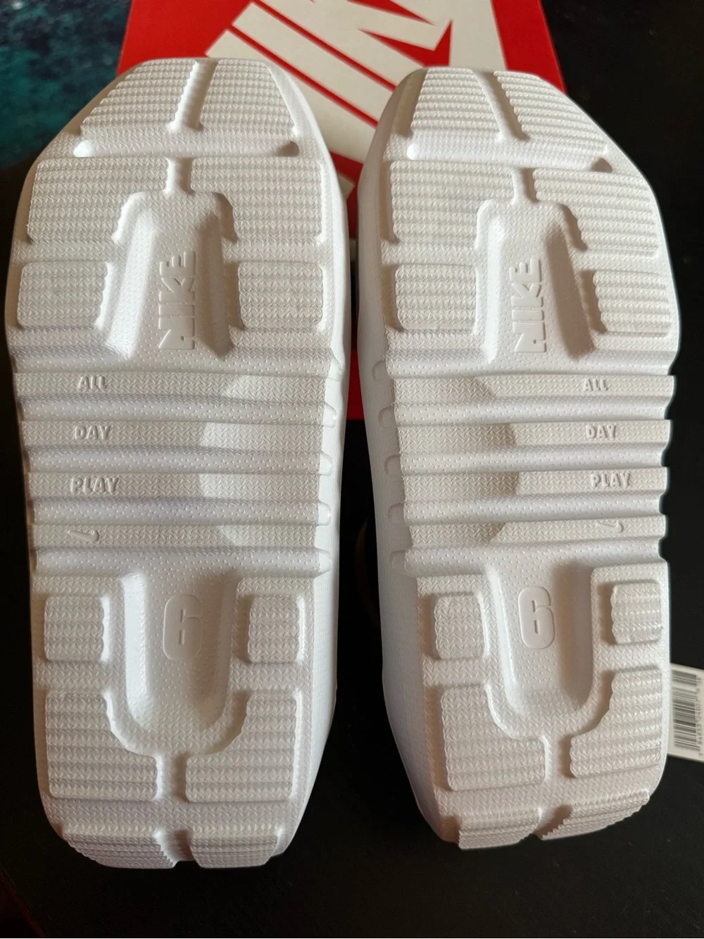 Nike Playscape Sandal (GS) Size 6Youth/7.5Women’s. Brand New.